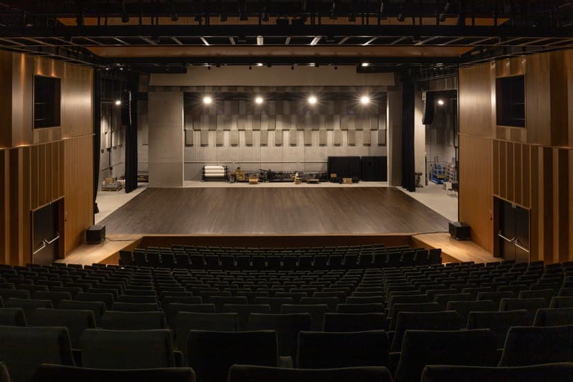 Theater stage and floor (Leietheater Deinze)
